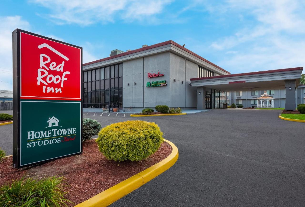 Hometowne Studios By Red Roof Painted Post Exterior foto